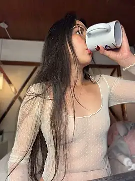 SaraSeduce7 live cam on StripChat