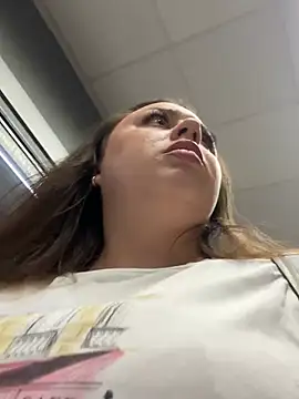 Sara_Hug 🍅 naked cam