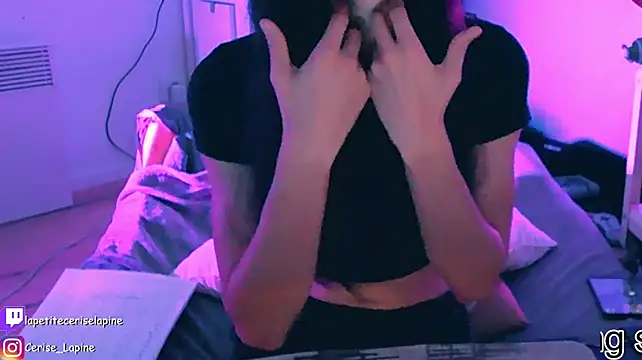 CeriseLapine live sex cam