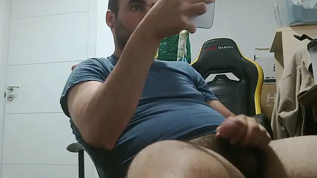 fabricadeleche live cam on StripChat