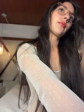 SaraSeduce7 live cam on StripChat