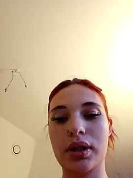 MaddieBaddieee live cam on StripChat