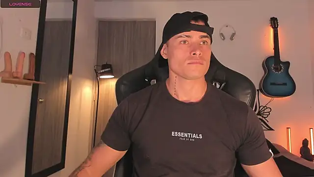 connorsmiith live cam on StripChat