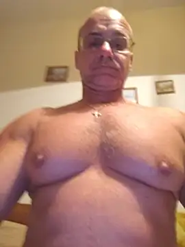 chcem1975 live cam on StripChat