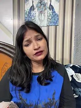 Priyaa_1433 live cam on StripChat