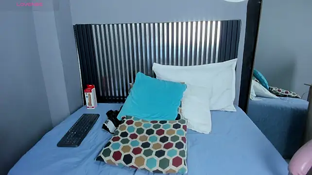 Axel_Mendozaa live cam on StripChat