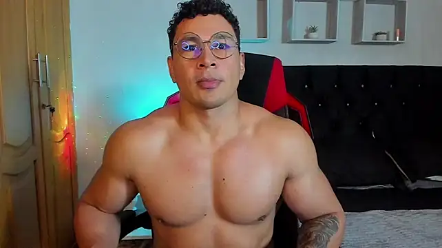 tyler_hank01 live cam on StripChat