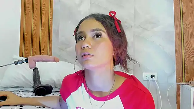 MarianaManzur live cam on StripChat