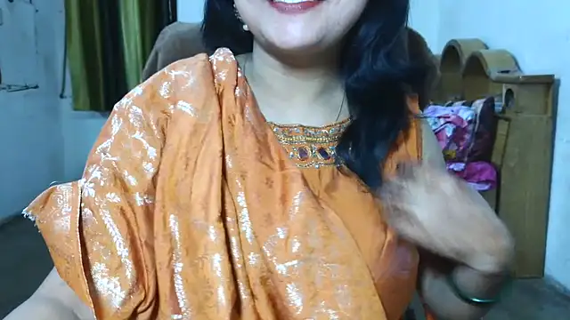 Cute_Mahi22 live cam on StripChat