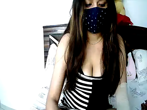 Gloie4u live cam on StripChat