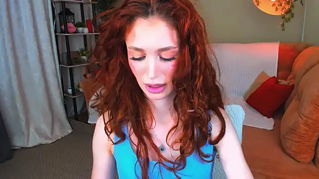 ChristinaConteeree live cam on StripChat
