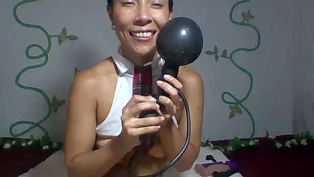 sexswetboll live cam on StripChat