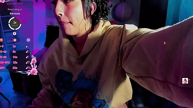 Megan_Reeves live cam on StripChat