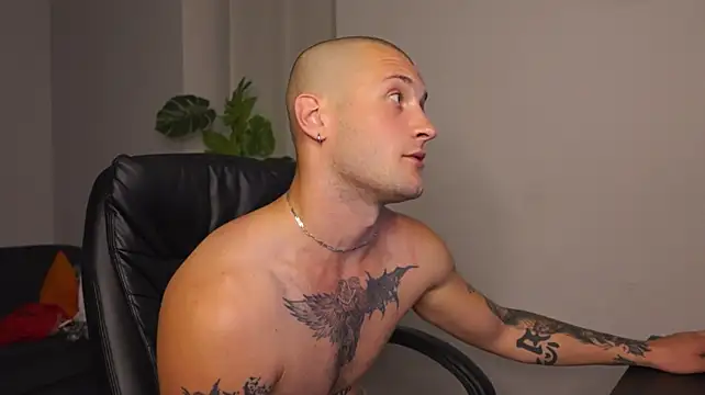 igor_wilde (M twink) - Help out Igor pay his rent XXX