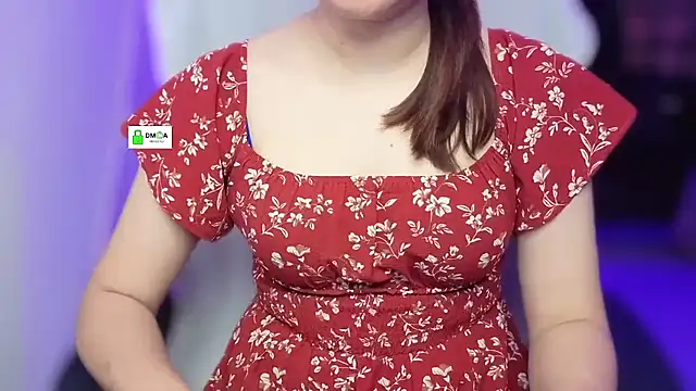 sweet__queen live cam on StripChat