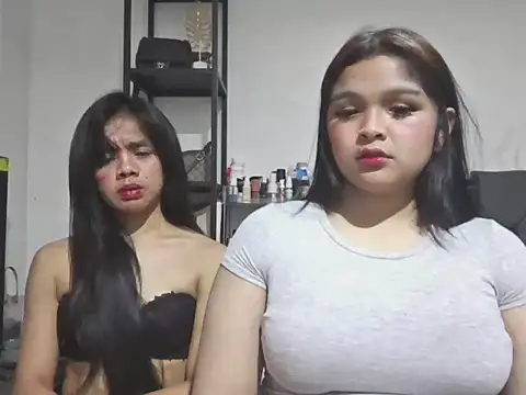 YunaBigCock live cam on StripChat
