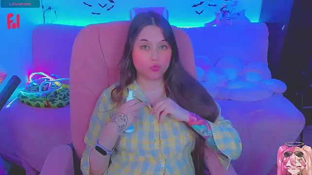 Lolisuccub live cam on StripChat