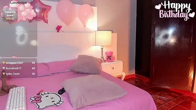 Emily_robertss1 live cam on StripChat