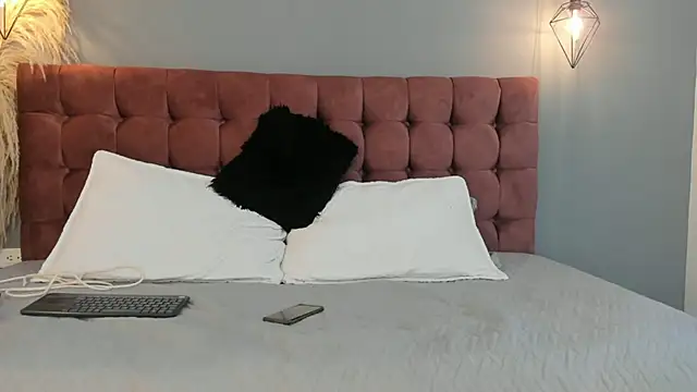 Lois_stone live cam on StripChat