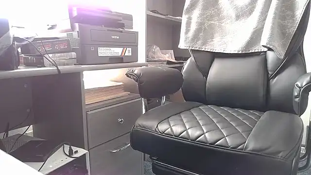 TrevorSteele live cam on StripChat