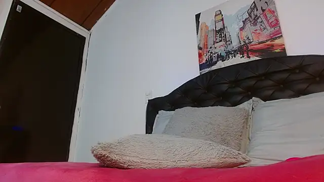 Mylu_xx live cam on StripChat