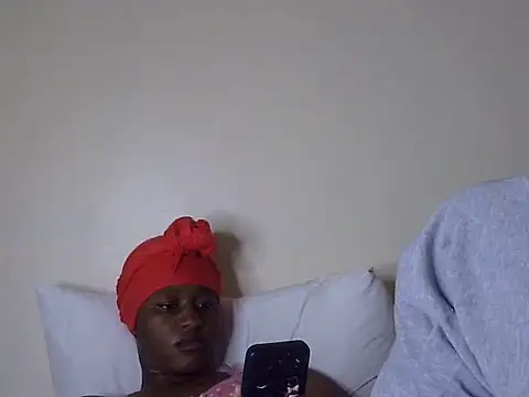 Petite_Ebony10 live cam on StripChat