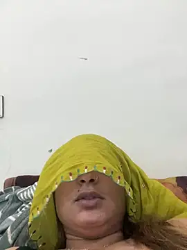 Miss_kanika76 live cam on StripChat
