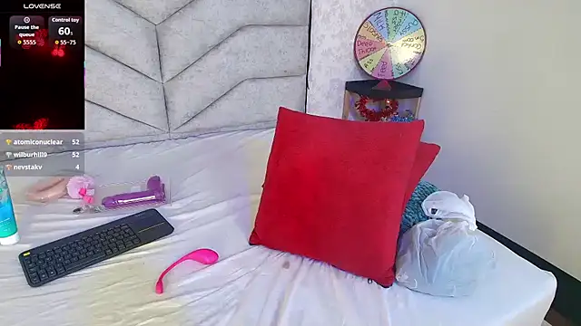 KimberlyFox_t live cam on StripChat