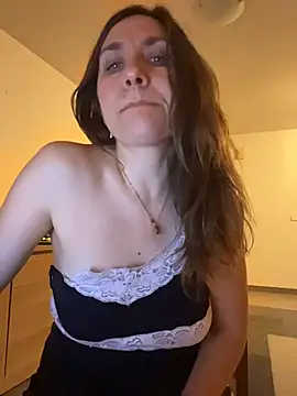 JasmineGlamour live cam on StripChat
