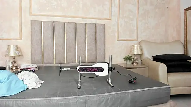Miaasummer live cam on StripChat
