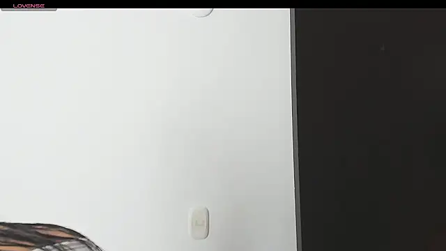 charlottekiss99 live cam on StripChat