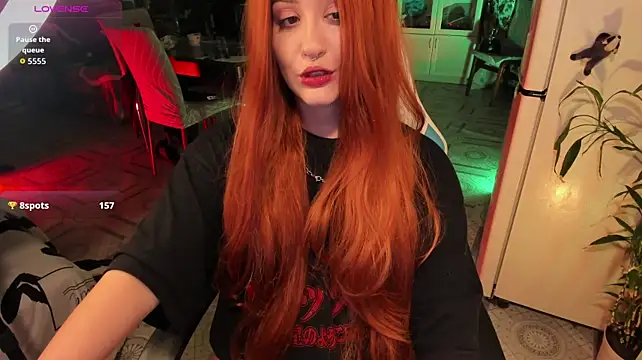 Sserendipityy live cam on StripChat