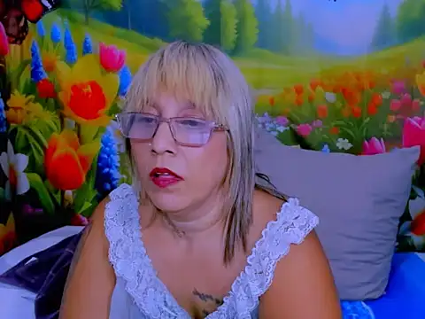 indianroxy webcam
