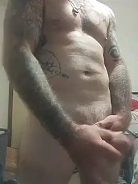 Shybutbig369 live cam on StripChat