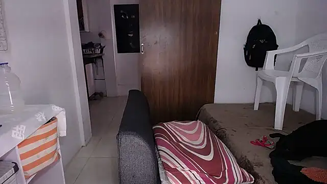 yselahot live cam on StripChat