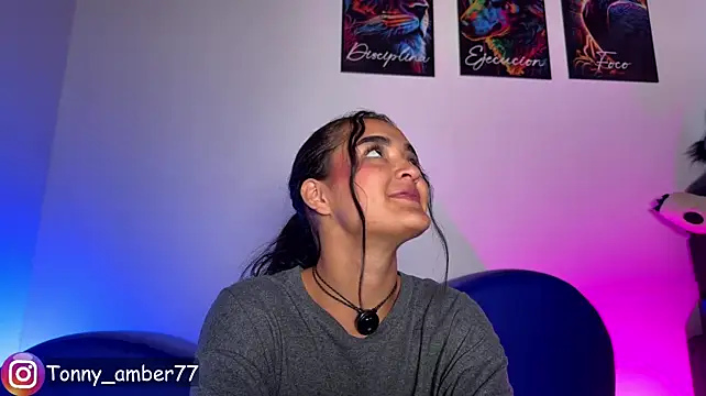 amber77__ (Ask my age) - TONNY FUCK ME WITH MY LEGS OPEN..!!