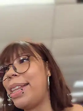 moan4mona webcam