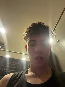 Yoursexyjose Stripchat live cam