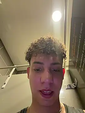 yoursexyjose live sex cam