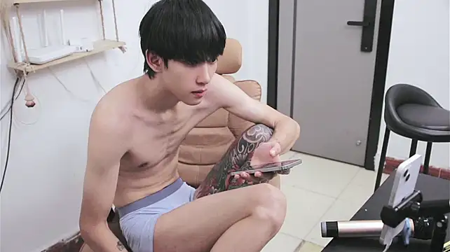 Ee_999 live cam on StripChat