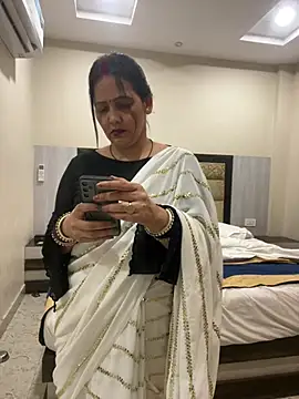 anshika_arya (F milf) - Hyyy Guys