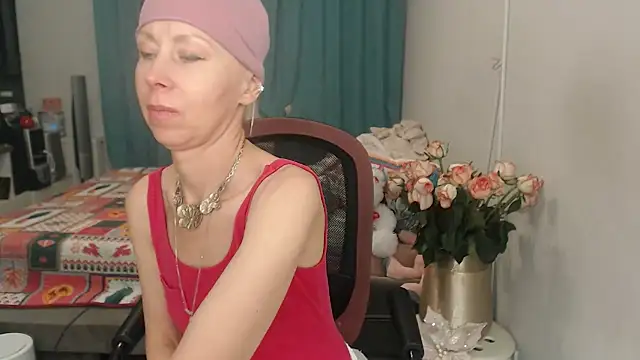 LuxuryNika live cam on StripChat