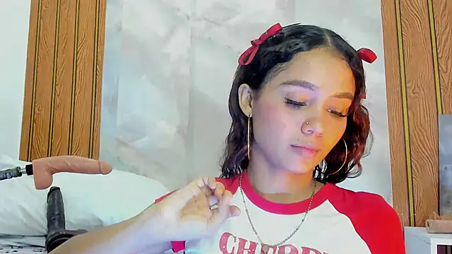 MarianaManzur live cam on StripChat