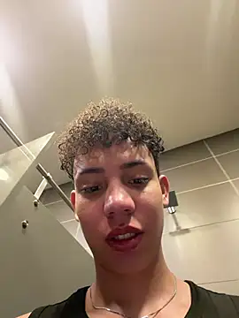 yoursexyjose webcam