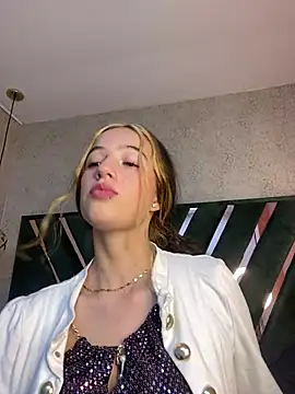 aly_16 live cam on StripChat