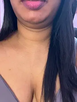 Tamil_Maaya live cam on StripChat
