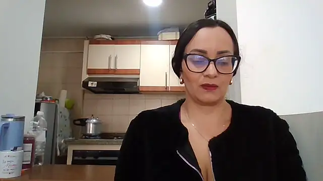 sarita_star live cam on StripChat