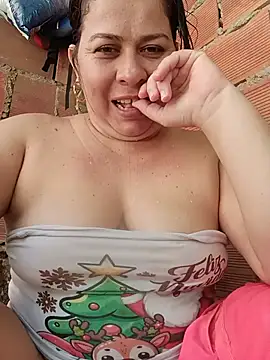 big-pussy_69 live cam on StripChat