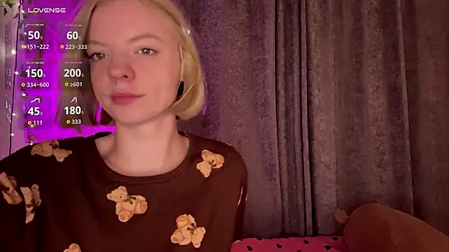 Marry_Sornatiko live cam on StripChat