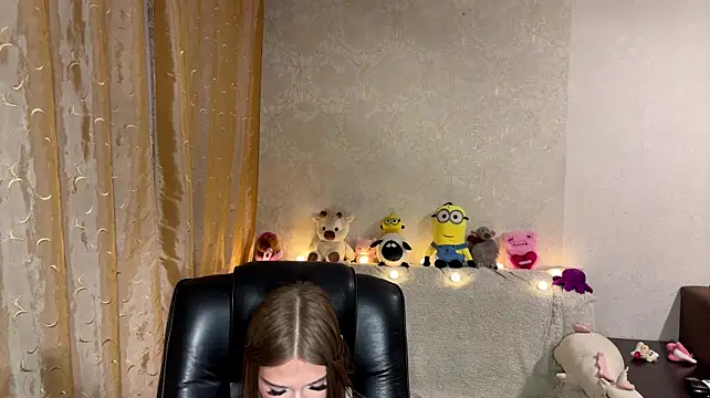 urcutiebunnyy live cam on StripChat